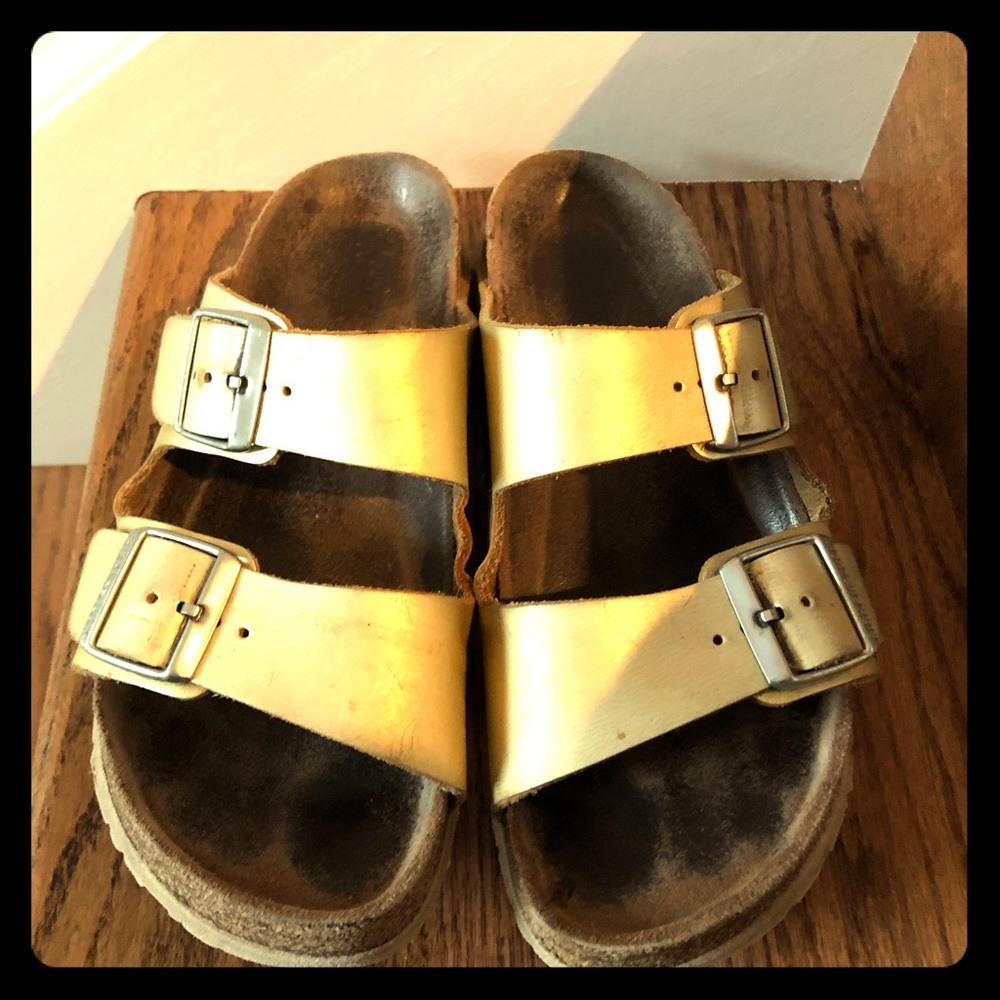 WELL LOVED BIRKENSTOCKS metallic gold Arizona